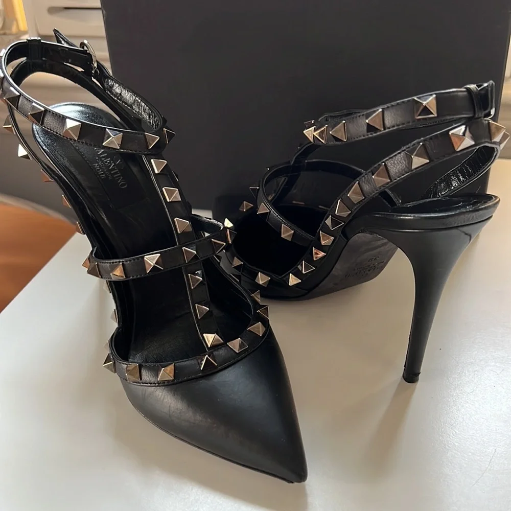 Valentino Garavani Black Leather Rock Stud Shoes 39 - Picture 4 of 11